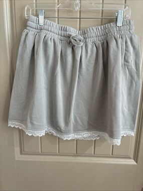 Comfort Drawstring Skort with Lace Hem - Light Gray